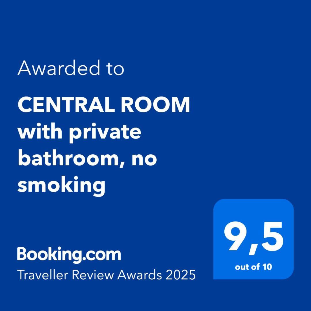 Central Room With Private Bathroom, No Smoking Palau Esterno foto